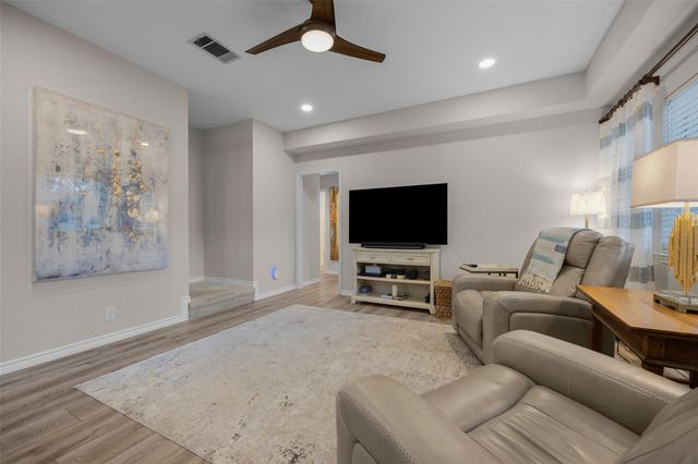 1211 Cardinal LN, Round Rock, TX 78681