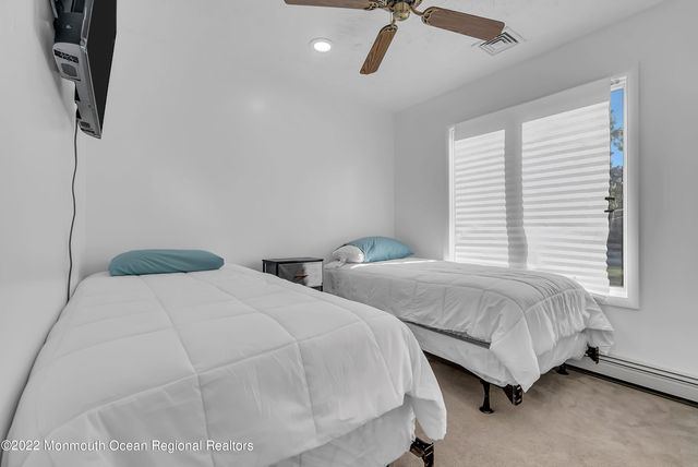 17 Johnston Street, Oakhurst, NJ 07755