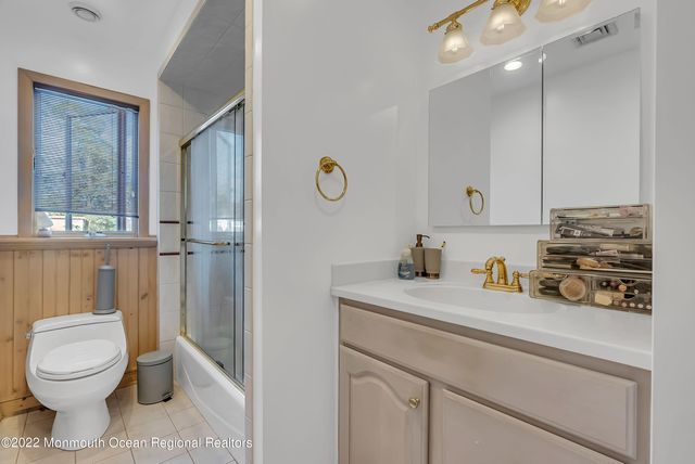 17 Johnston Street, Oakhurst, NJ 07755