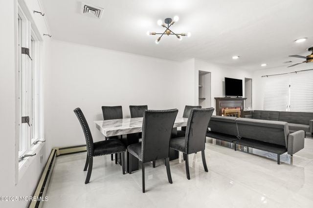 17 Johnston Street, Oakhurst, NJ 07755