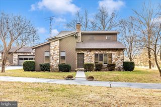 1250 MISH RD, Bunker Hill, WV 25413