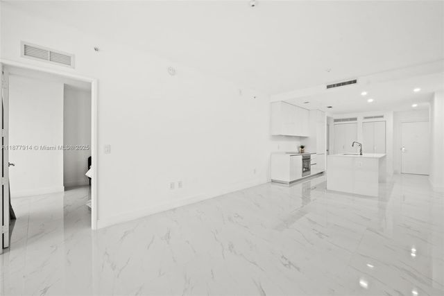 700 NE 24th 3404, Miami, FL 33137