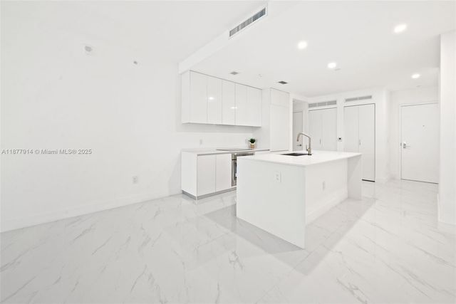 700 NE 24th 3404, Miami, FL 33137