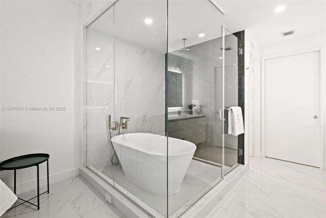 700 NE 24th 3404, Miami, FL 33137