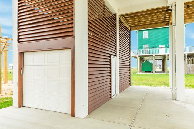 13010 Buccaneer Parkway, Freeport, TX 77541