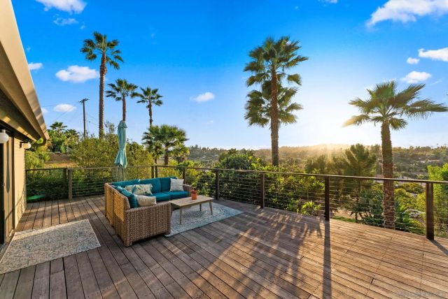 1560 Plantation Way, El Cajon, CA 92019