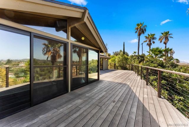 1560 Plantation Way, El Cajon, CA 92019