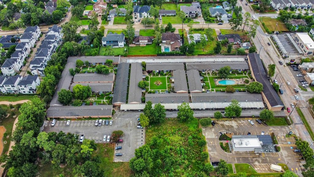 1529 Wirt Road 6, Houston, TX 77055