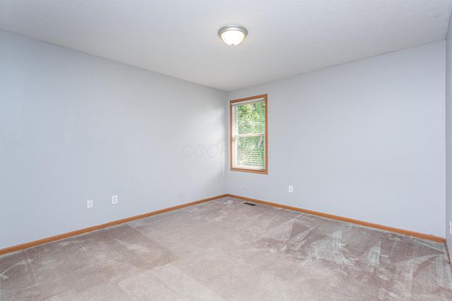 2422 Long Bow Avenue, Lancaster, OH 43130