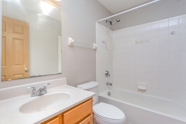 2422 Long Bow Avenue, Lancaster, OH 43130