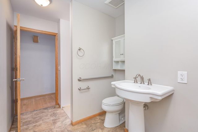 2422 Long Bow Avenue, Lancaster, OH 43130