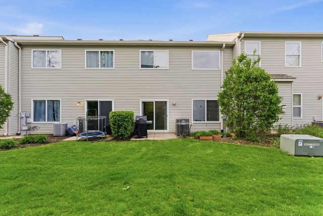 394 Jamestown Court, Aurora, IL 60504