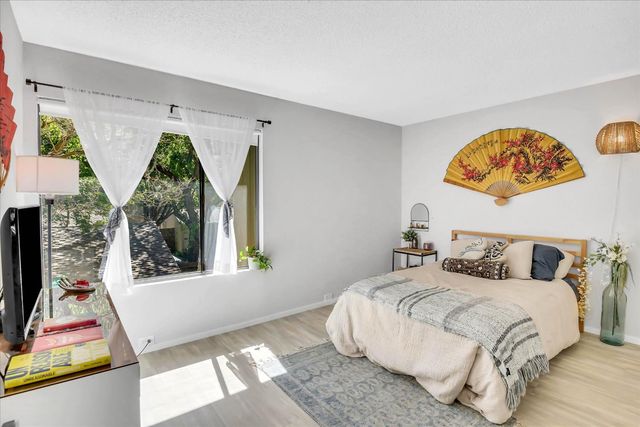 8 Adelphi Ct, Sacramento, CA 95825