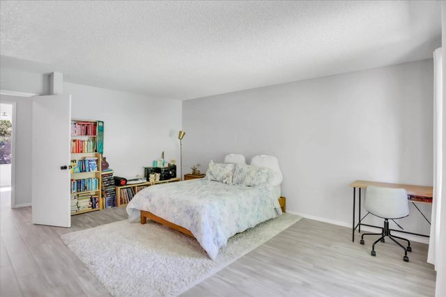 8 Adelphi Ct, Sacramento, CA 95825