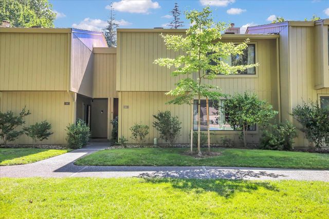 8 Adelphi Ct, Sacramento, CA 95825
