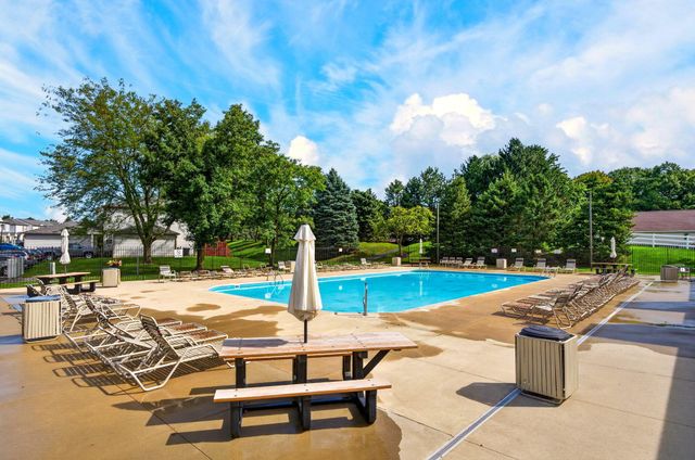 233 Macenroe Drive, 70C, Blacklick, OH 43004