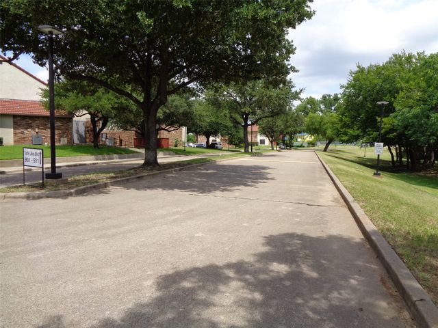 923 Turtle Lake Boulevard, Irving, TX 75060