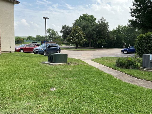 923 Turtle Lake Boulevard, Irving, TX 75060