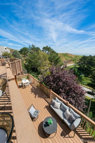 156 Midcrest Way, San Francisco, CA 94131