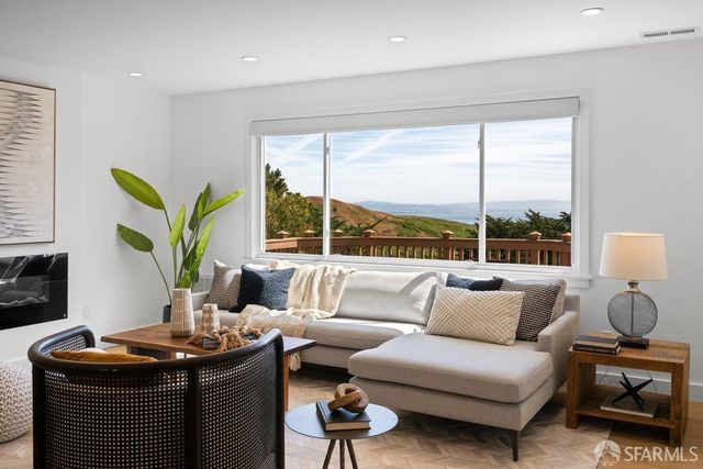 156 Midcrest Way, San Francisco, CA 94131