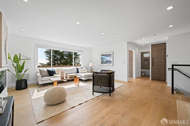 156 Midcrest Way, San Francisco, CA 94131