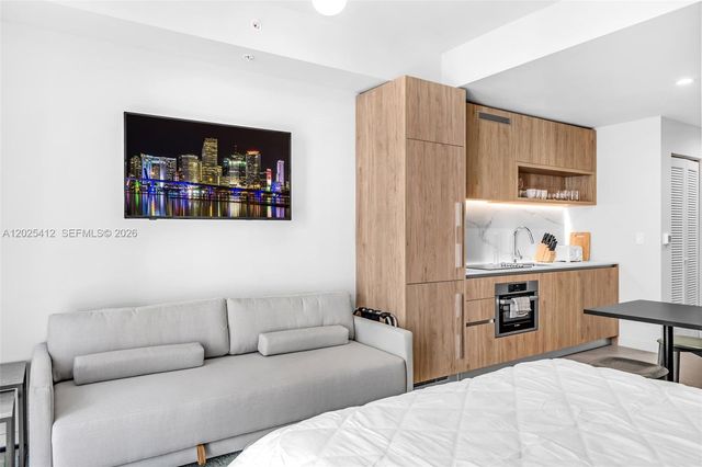 11 NE 6th St 2608, Miami, FL 33132