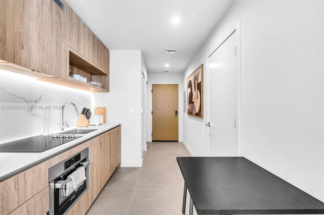 11 NE 6th St 2608, Miami, FL 33132