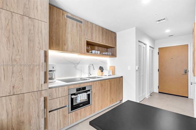 11 NE 6th St 2608, Miami, FL 33132