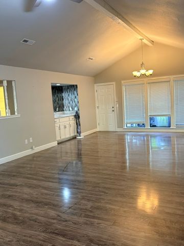 2814 W Highland Drive, Rogers, AR 72756