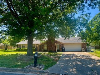 2814 W Highland Drive, Rogers, AR 72756