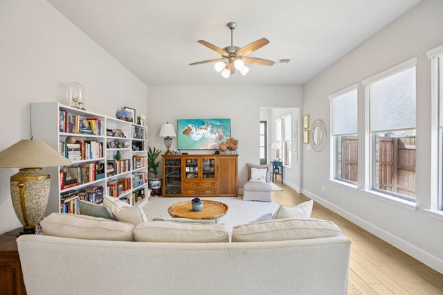 149 Plumbago LOOP, Bastrop, TX 78602