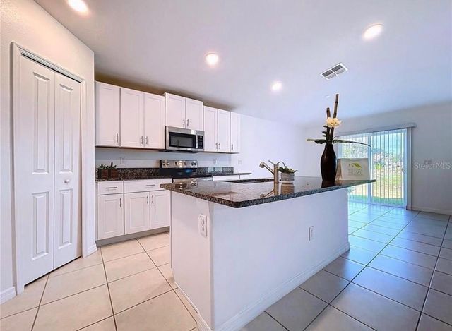 6557 BAR S BAR TRAIL, Zephyrhills, FL 33541