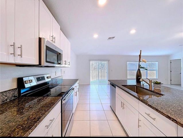 6557 BAR S BAR TRAIL, Zephyrhills, FL 33541