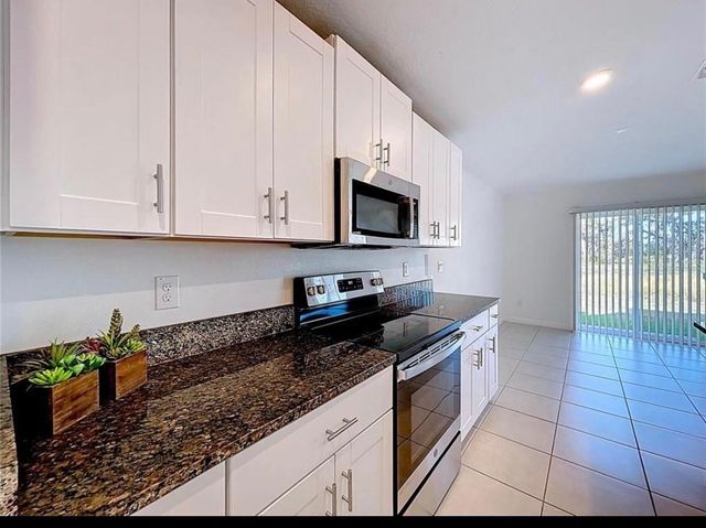 6557 BAR S BAR TRAIL, Zephyrhills, FL 33541