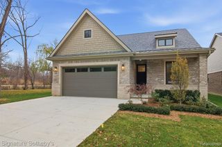 5980 Willow Grove Drive, Troy, MI 48085