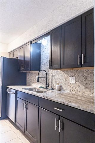 1424 E 125th Terrace E F, Olathe, KS 66061