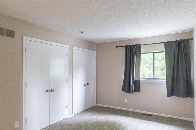 1424 E 125th Terrace E F, Olathe, KS 66061