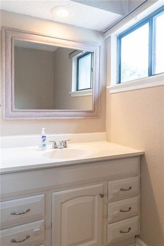 1424 E 125th Terrace E F, Olathe, KS 66061
