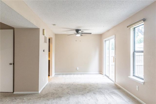 1424 E 125th Terrace E F, Olathe, KS 66061
