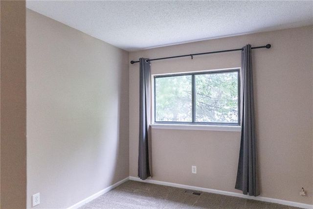 1424 E 125th Terrace E F, Olathe, KS 66061