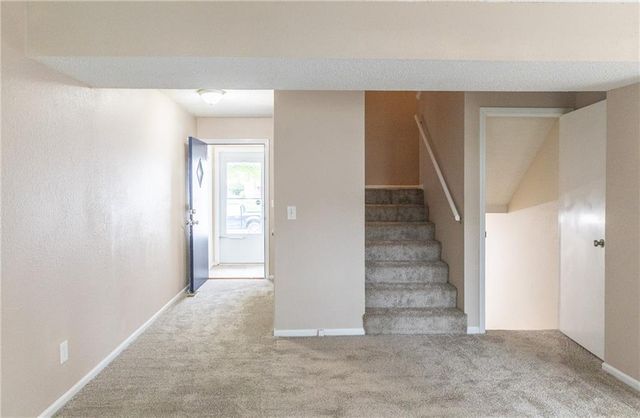 1424 E 125th Terrace E F, Olathe, KS 66061