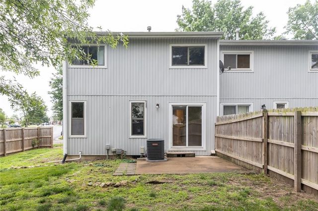 1424 E 125th Terrace E F, Olathe, KS 66061