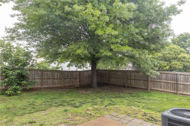 1424 E 125th Terrace E F, Olathe, KS 66061