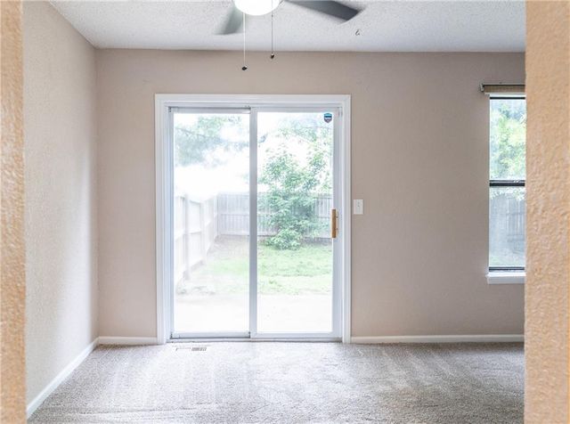 1424 E 125th Terrace E F, Olathe, KS 66061