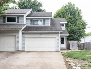 1424 E 125th Terrace E F, Olathe, KS 66061