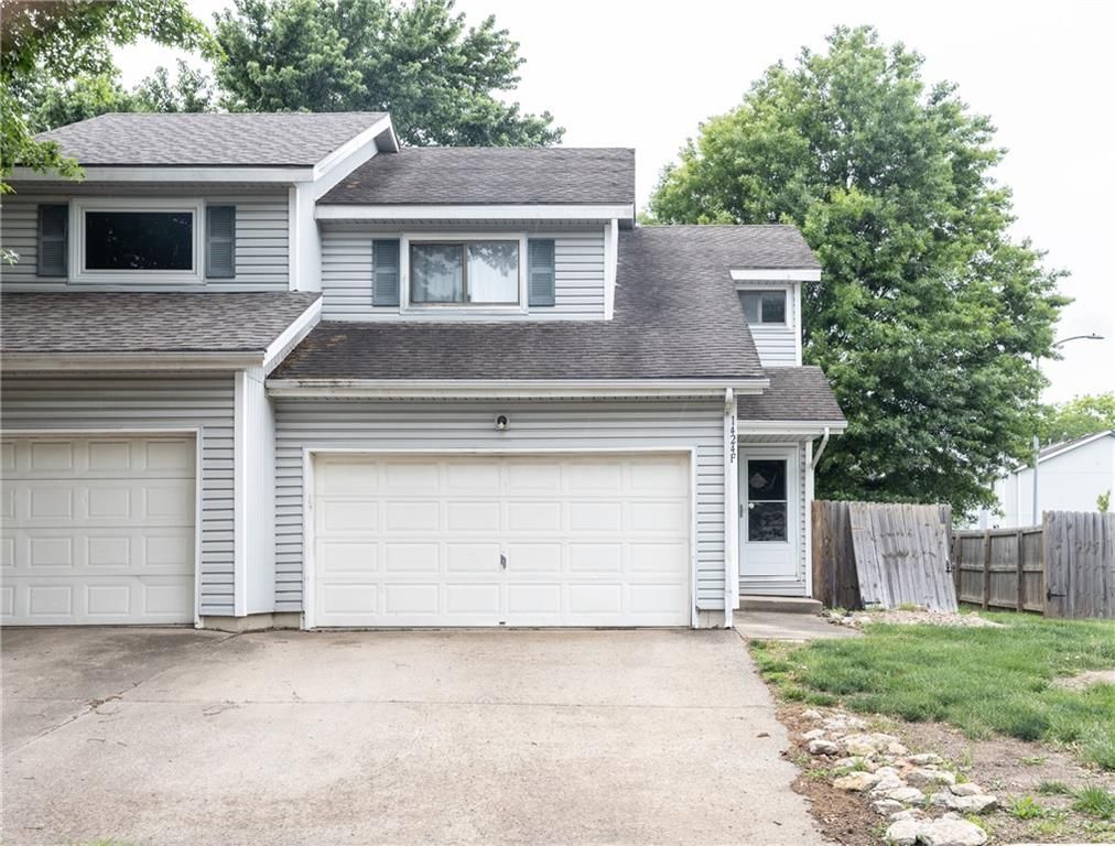 1424 E 125th Terrace E F, Olathe, KS 66061