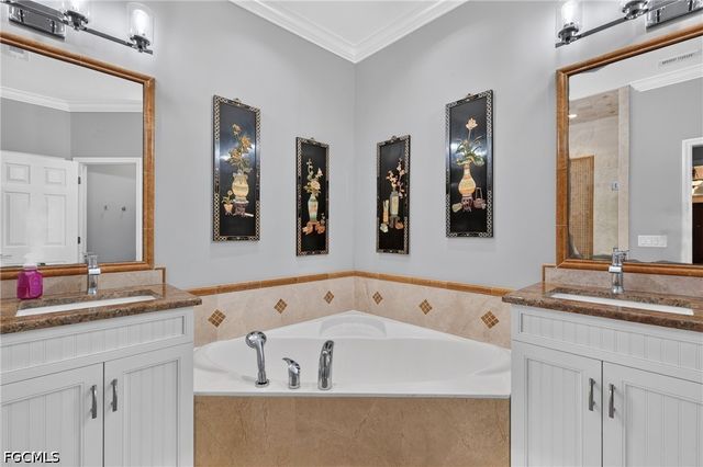 11180 La Coruna LN, Bonita Springs, FL 34135