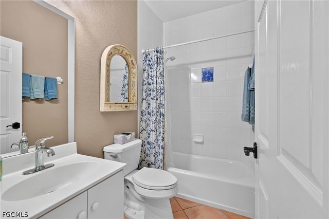 11180 La Coruna LN, Bonita Springs, FL 34135