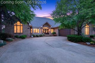18974 Riverway Court, Clinton Charter Township, MI 48038