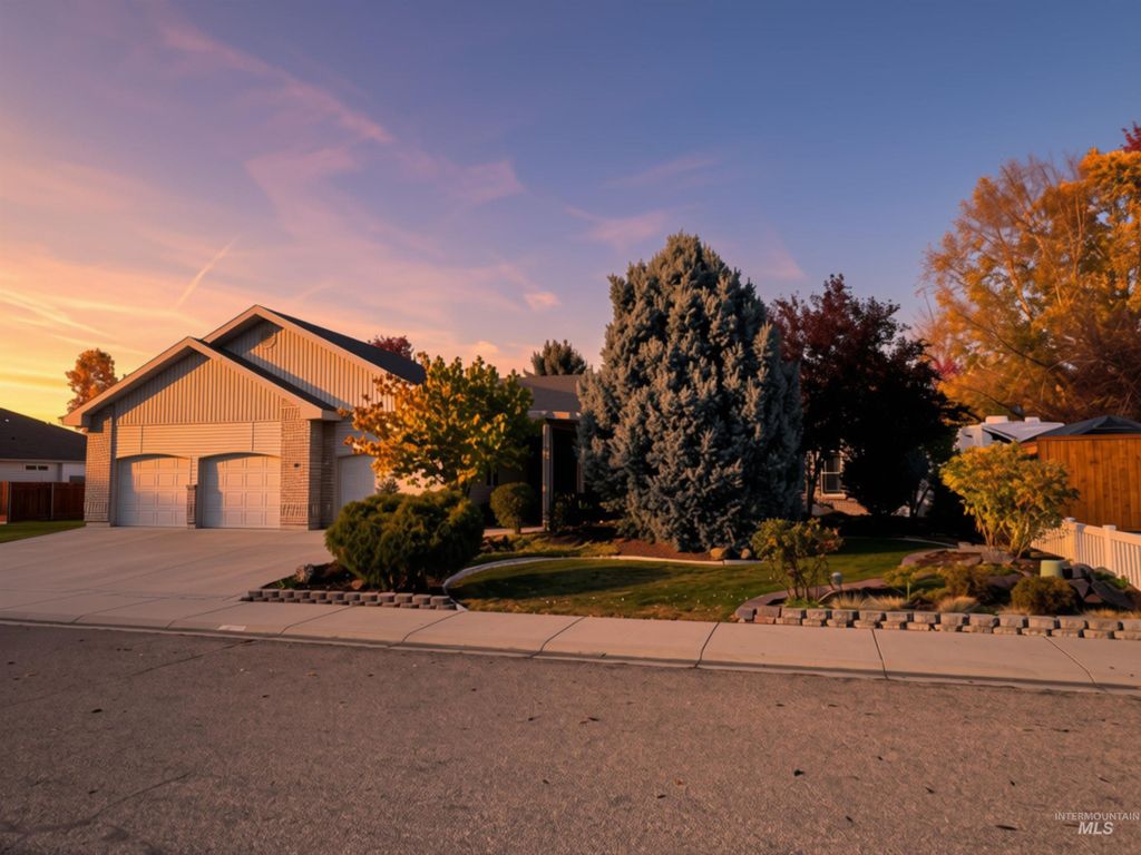 2000 E Dworshak Dr, Meridian, ID 83642 photo 2